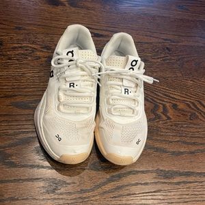 Women’s The Roger Pro Tennis Sneakers